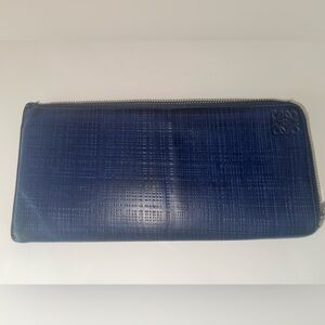 ✨ Loewe 💎RARE FIND 💎✨Loewe Azul blue Zip around wallet.